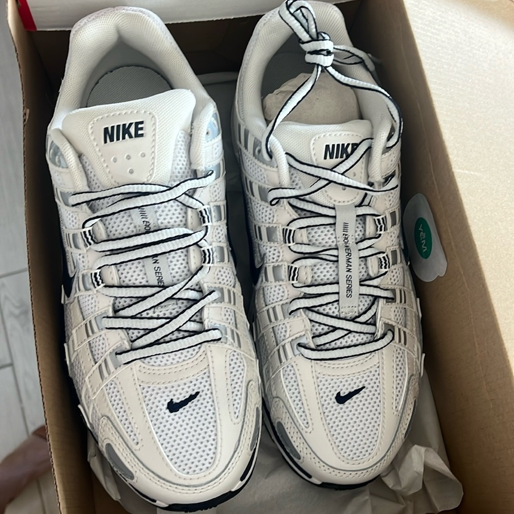 New in box p6000 Nike